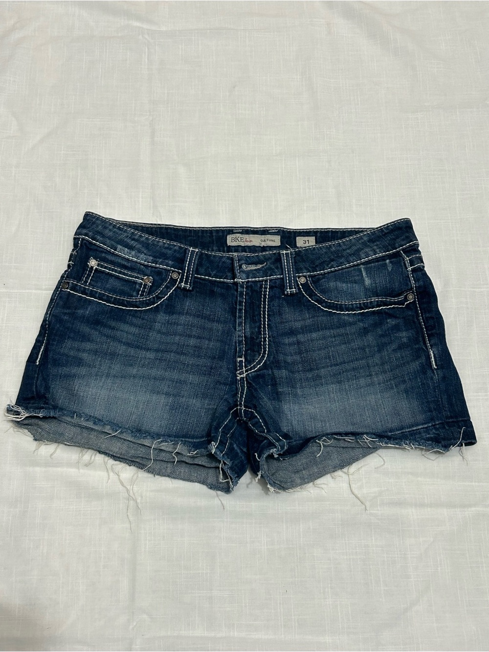 BKE Women's Blue
Denim Shorts Culture
Distressed Size 31